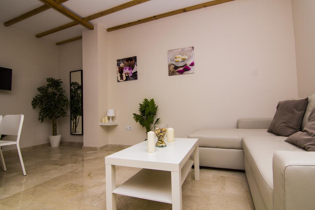 Apartamentos Centro Puerto De Santa Maria เอลปูแอร์โต เด ซานตามาริอา ภายนอก รูปภาพ
